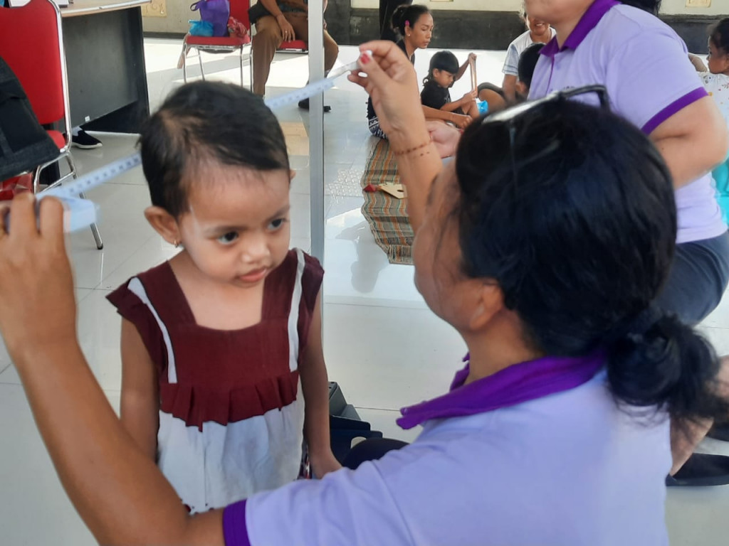 Giat Rutin Posyandu Balita Serentak Desa Dalung di Banjar Campuan Asri Kangin